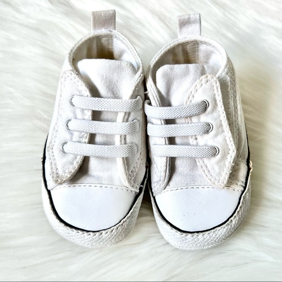 White infant converse runners - Picture 2 of 6